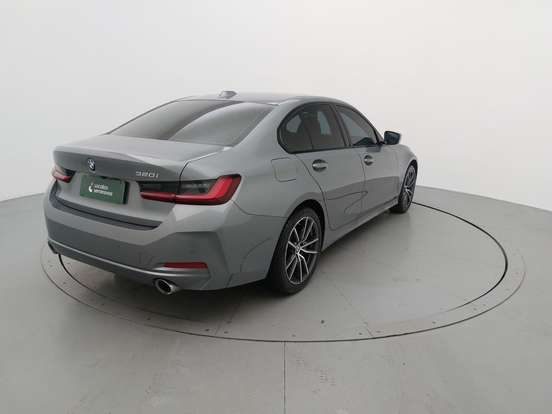 BMW-320i-2023