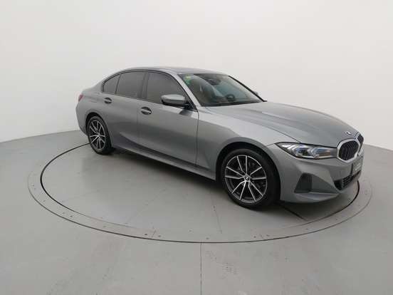 BMW-320i-2023