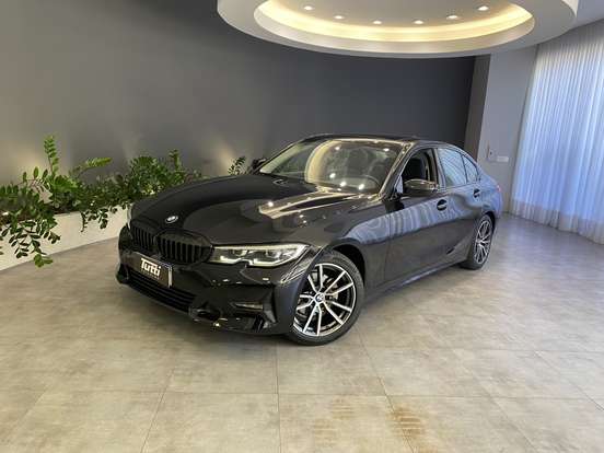 BMW-320i-2021