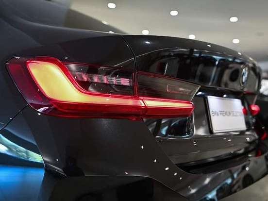 BMW-320i-2025