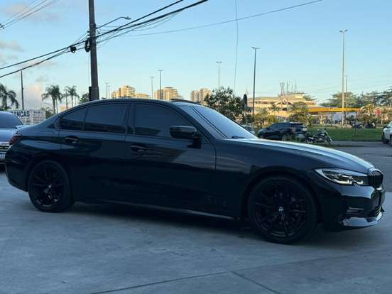 BMW-320i-2021