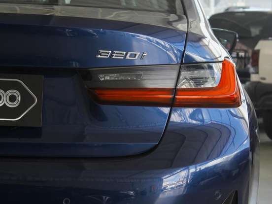 BMW-320i-2.0 16V TURBO GASOLINA M SPORT AUTOMÁTICO BMW-320i-2019
