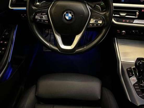 BMW-320i-2.0 16V TURBO GASOLINA SPORT GP AUTOMÁTICO BMW-320i-2020