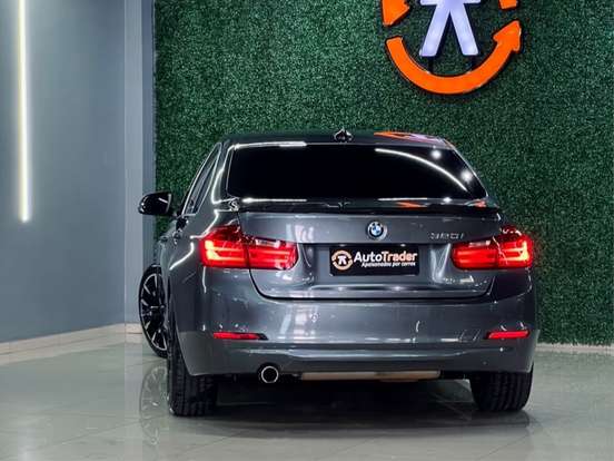 BMW-320i-2013