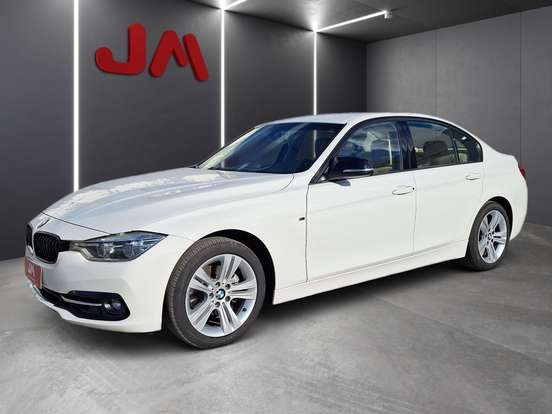 BMW-320i-2017