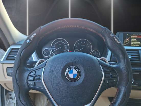 BMW-320i-2017