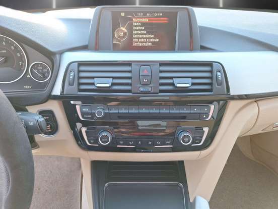 BMW-320i-2017