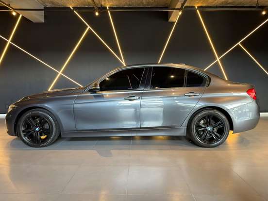 BMW-320i-2.0 SPORT 16V TURBO ACTIVE FLEX 4P AUTOMÁTICO BMW-320i-2016