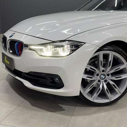 BMW-320i-2018