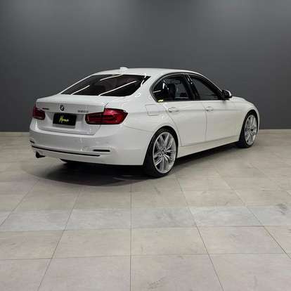 BMW-320i-2018