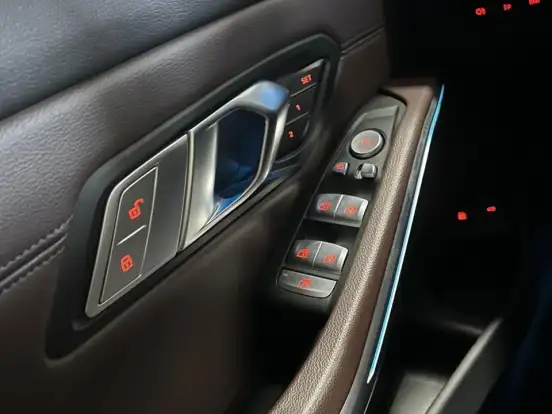 BMW-330e-2.0 16V TURBO HÍBRIDO M SPORT AUTOMÁTICO BMW-330e-2022