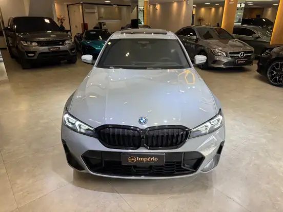 BMW-330e-2024