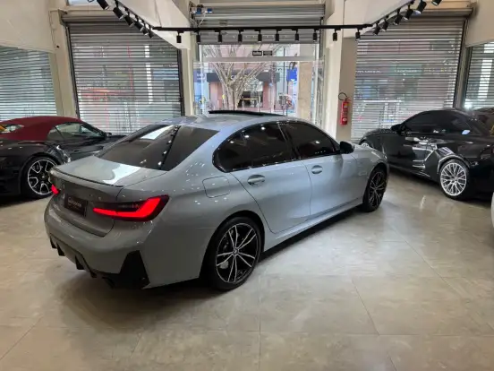 BMW-330e-2024