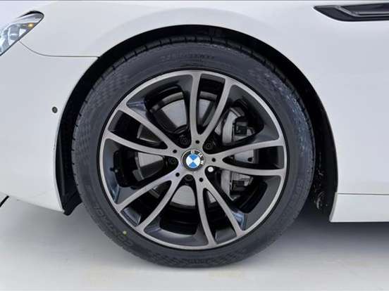 BMW-650i-4.4 COUPÉ V8 32V TURBO GASOLINA 2P AUTOMÁTICO BMW-650i-2011