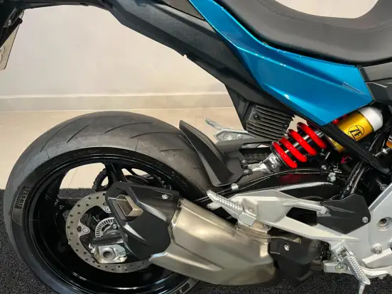 BMW-F 900 R SPORT PLUS-2025