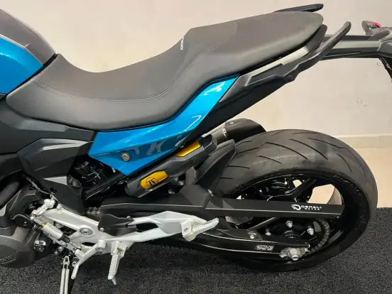 BMW-F 900 R SPORT PLUS BMW-F 900 R SPORT PLUS-2025