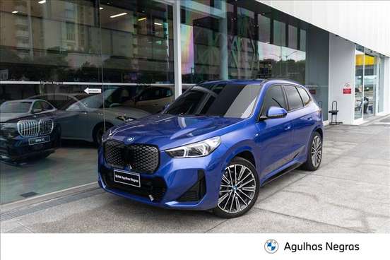 BMW-iX1-2024