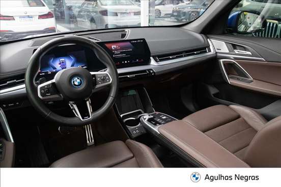 BMW-iX1-2024
