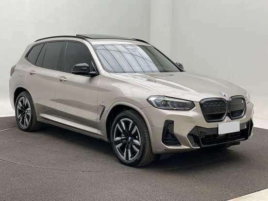 BMW-iX3-2023