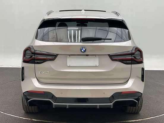 BMW-iX3-2023