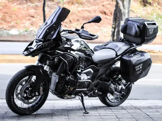 BMW-R 1300 GS TRIPLE BLACK BMW-R 1300 GS TRIPLE BLACK-2025