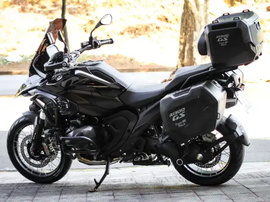 BMW-R 1300 GS TRIPLE BLACK BMW-R 1300 GS TRIPLE BLACK-2025