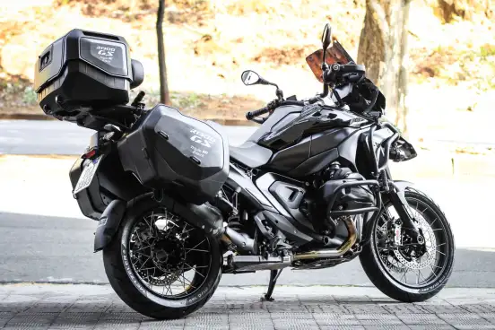 BMW-R 1300 GS TRIPLE BLACK BMW-R 1300 GS TRIPLE BLACK-2025