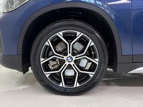 BMW-X1-2.0 16V TURBO ACTIVEFLEX SDRIVE20I X-LINE 4P AUTOMÁTICO BMW-X1-2020
