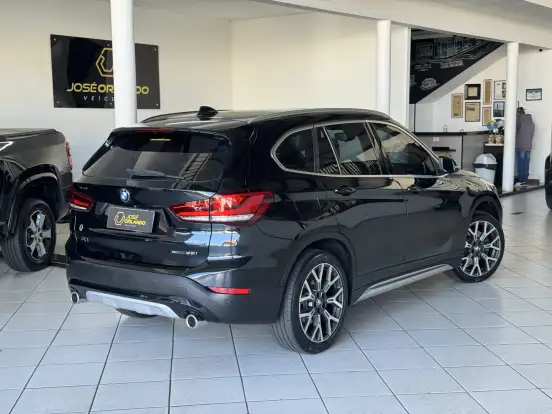 BMW-X1-2022