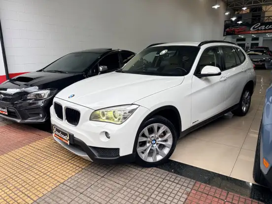 BMW-X1-2.0 18I S-DRIVE 4X2 16V GASOLINA 4P AUTOMÁTICO BMW-X1-2013