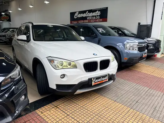 BMW-X1-2.0 18I S-DRIVE 4X2 16V GASOLINA 4P AUTOMÁTICO BMW-X1-2013