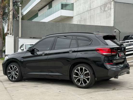 BMW-X1-2021