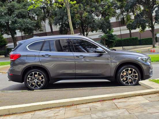 BMW-X1-2.0 16V TURBO ACTIVEFLEX SDRIVE20I X-LINE 4P AUTOMÁTICO BMW-X1-2021