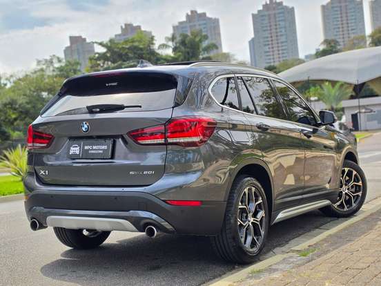BMW-X1-2.0 16V TURBO ACTIVEFLEX SDRIVE20I X-LINE 4P AUTOMÁTICO BMW-X1-2021