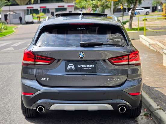 BMW-X1-2021