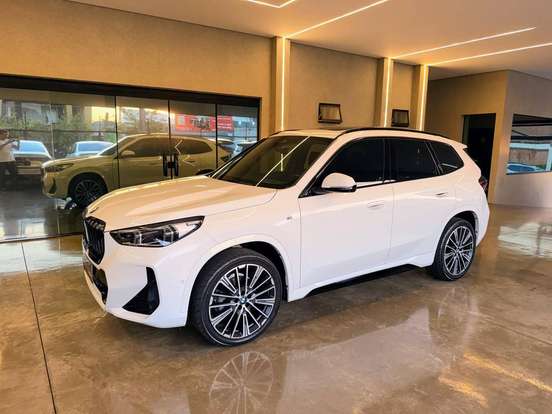 BMW-X1-2024