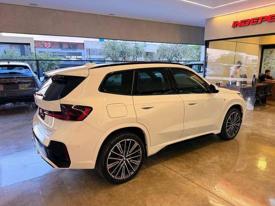 BMW-X1-2024