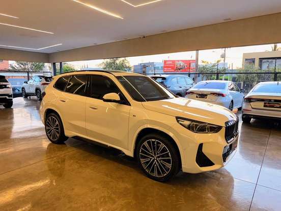 BMW-X1-2024