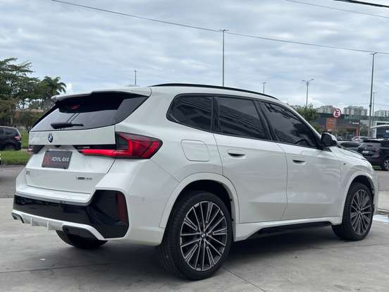 BMW-X1-2024