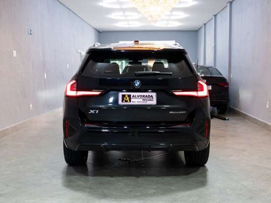 BMW-X1-2024