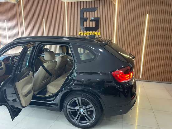 BMW-X1-2012