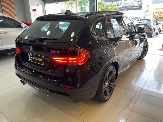BMW-X1-2012