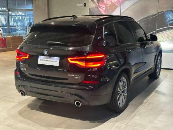 BMW-X3-2021