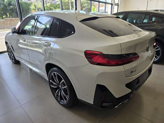 BMW-X4-2023