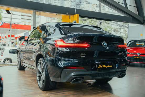 BMW-X4-2021