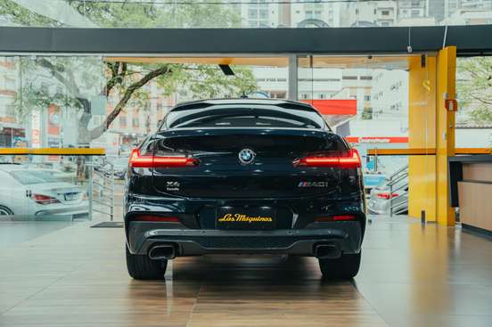 BMW-X4-2021