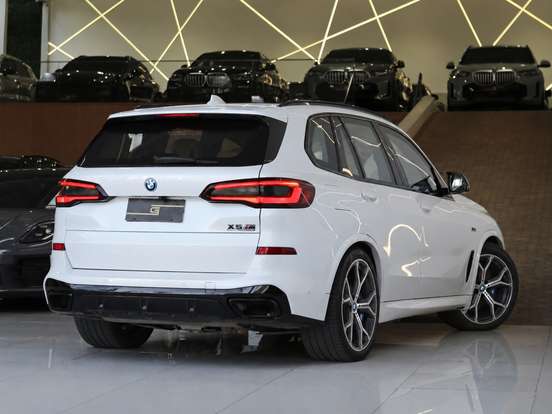 BMW-X5-3.0 I6 TURBO HÍBRIDO XDRIVE45E M SPORT AUTOMÁTICO BMW-X5-2022