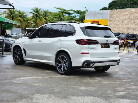 BMW-X5-3.0 I6 TURBO HÍBRIDO XDRIVE50E M SPORT AUTOMÁTICO BMW-X5-2023