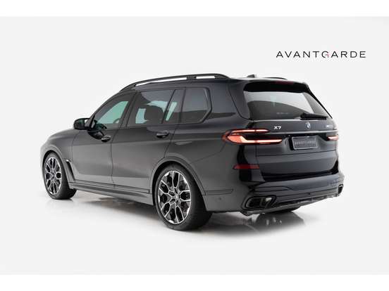 BMW-X7-2024