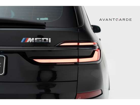 BMW-X7-2024
